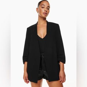 Aritzia Babaton power hip blazer - size 00